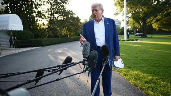 中国股票配资网网 特朗普对国会表示：在支出法案通过前 “任何人不得休假”